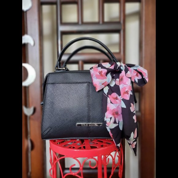 NWOT Steve Madden Handbag with Decorative Ribbon - Picture 1 of 11
